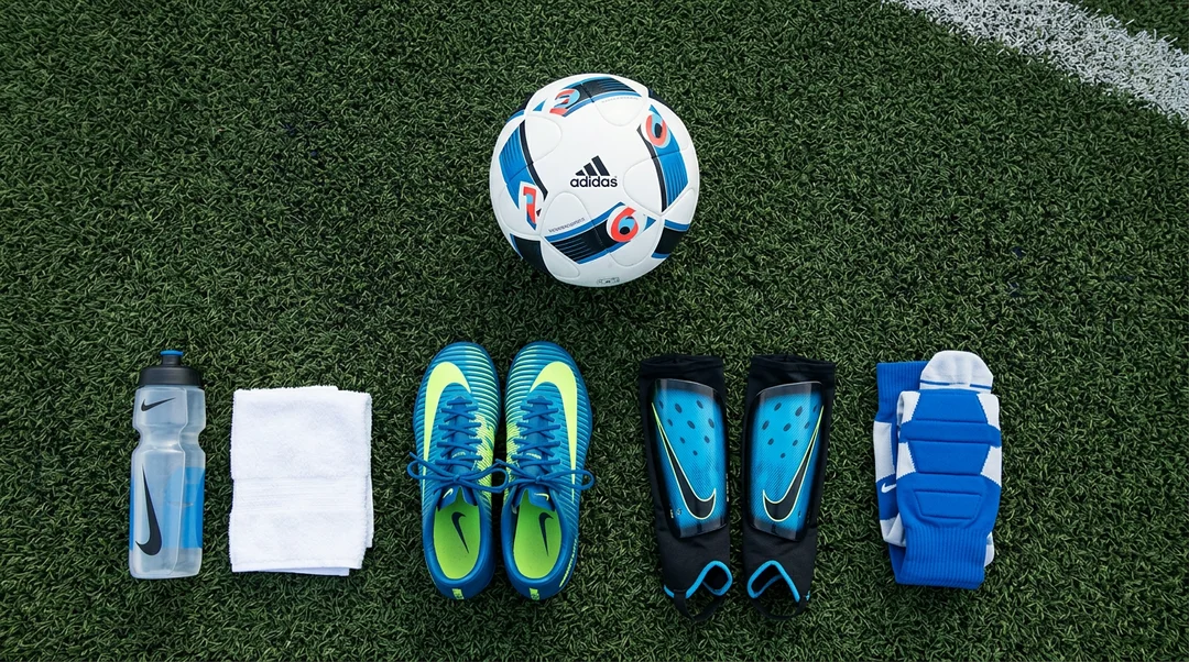 Qué llevar a un partido de fútbol: la checklist completa para no olvidarte nada